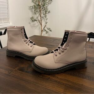 New Genuine Dr Martens 1460 Pascal Vintage Taupe Leather Boots 4Y Womens 5.5